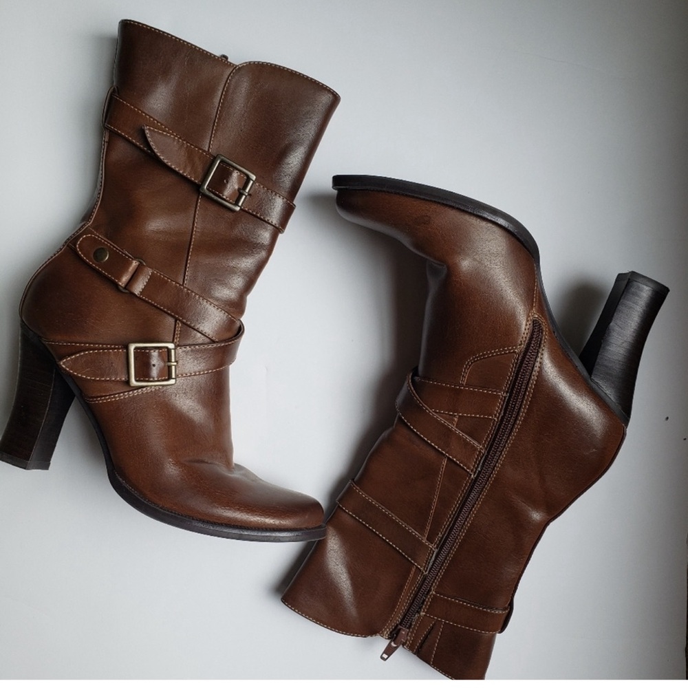 Gorgeous Brown heeled Boots!